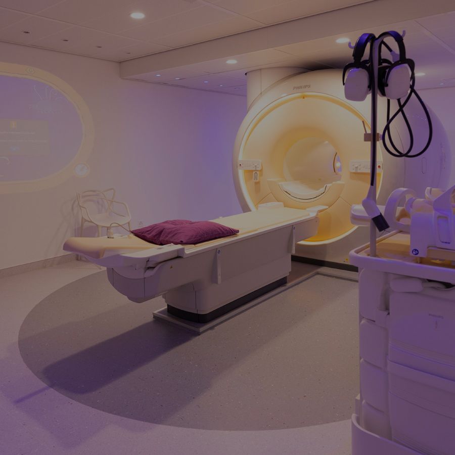 Changement d'IRM et restructuration des flux patients et techniciens.